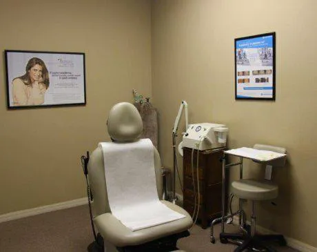 Unique Dermatology & Wellness Center: Dyan Harvey, DO Picture 1
