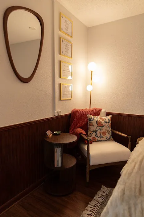 Bare Skin Bar Picture 5