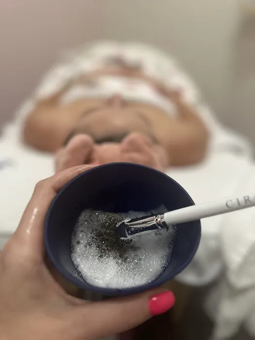 Deluxe Esthetics by Danielle Picture 2