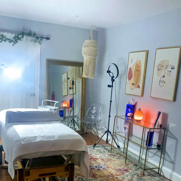 Auracle Aesthetics Picture 2