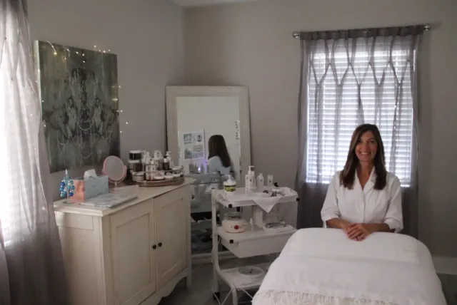 unwind facials and skincare Picture 3