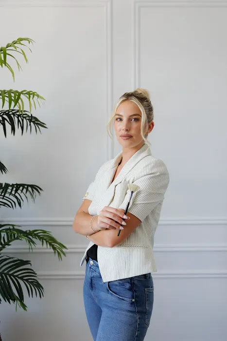 Julia Reynolds Esthetics Picture 1