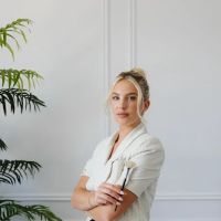 Julia Reynolds Esthetics ico