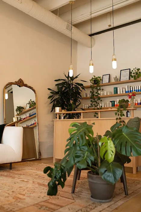 Hannah Ellis Skincare Picture 1