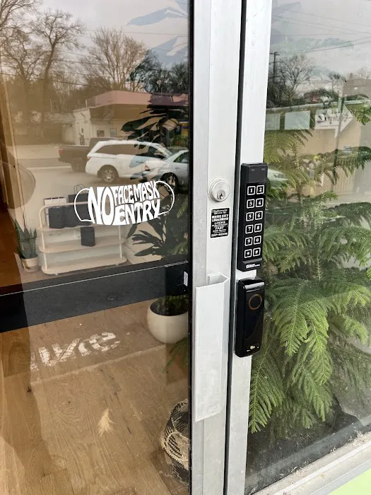 Hannah Ellis Skincare Picture 4