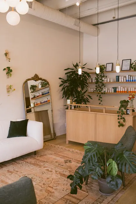 Hannah Ellis Skincare Picture 5