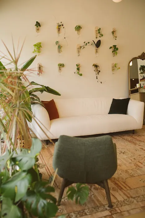 Hannah Ellis Skincare Picture 9