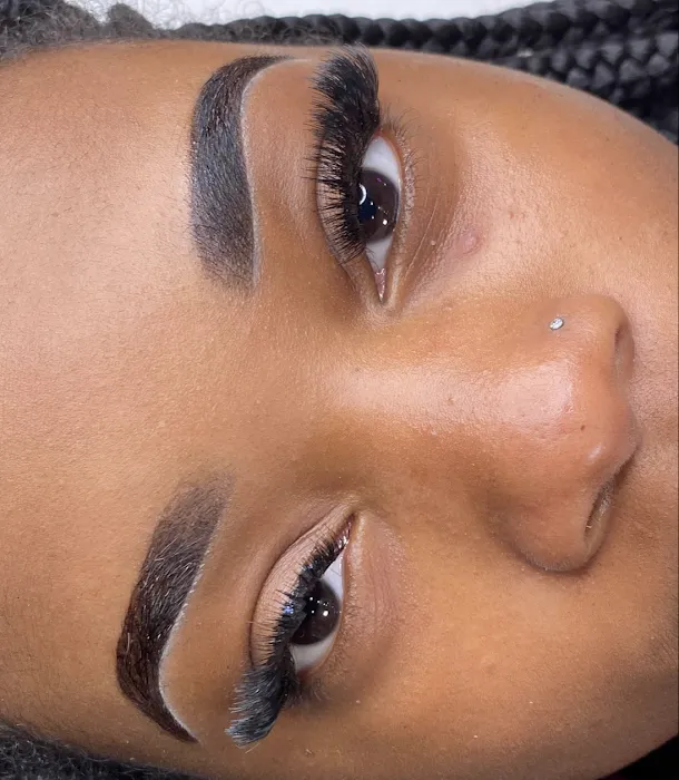 Flawlessly Contoured Picture 2