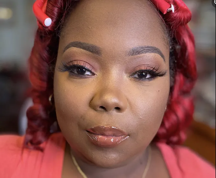 Flawlessly Contoured Picture 5