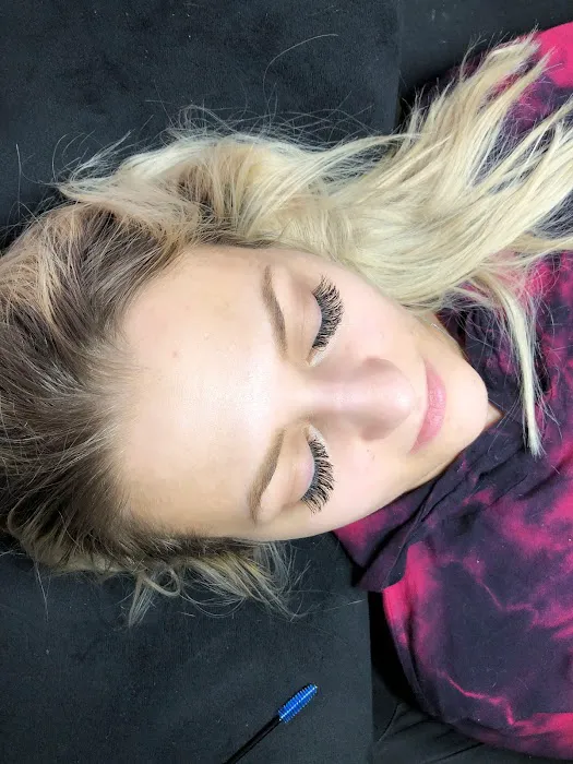 Lux Lash Beauty Picture 3