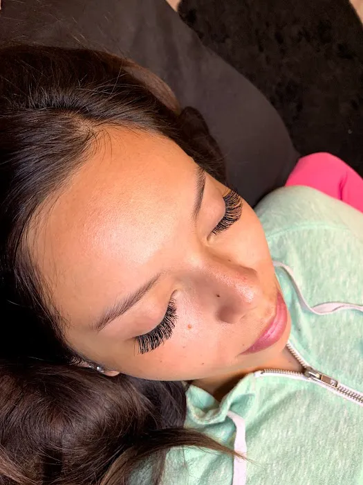 Lux Lash Beauty Picture 4