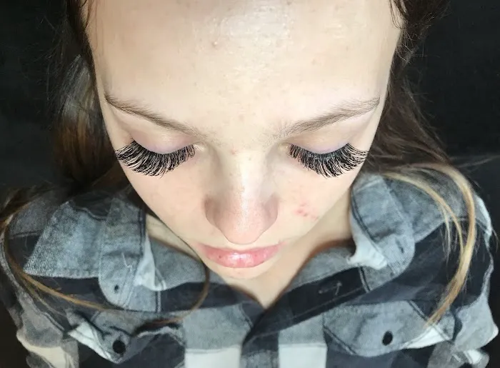 Lux Lash Beauty Picture 7