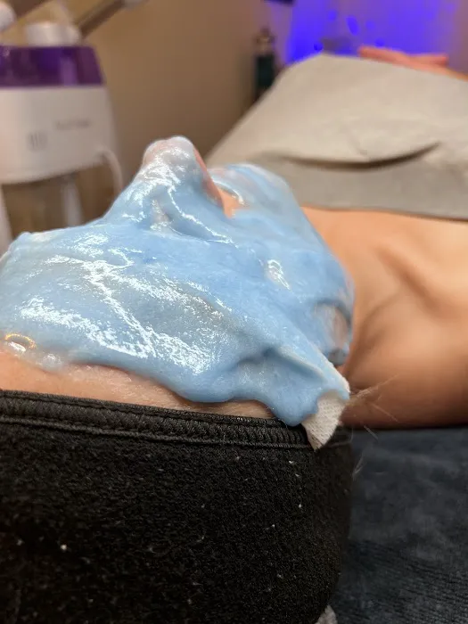 Glooms Glowing Escape Picture 8