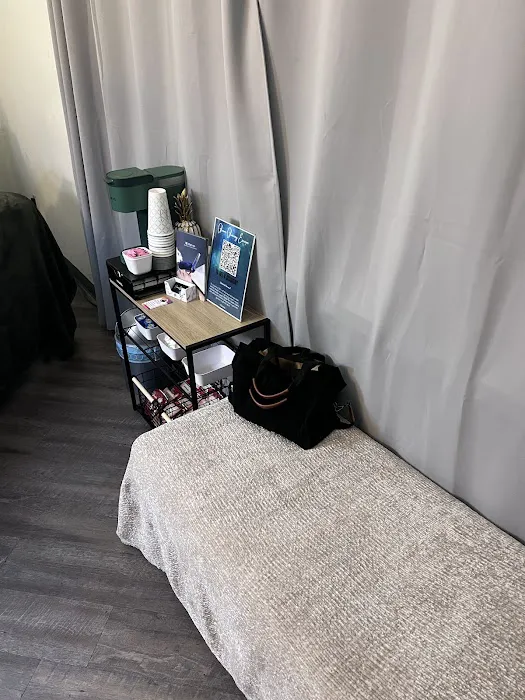 Glooms Glowing Escape Picture 7