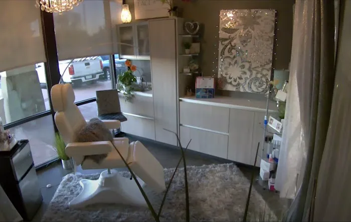 Let'z Face It Picture 4