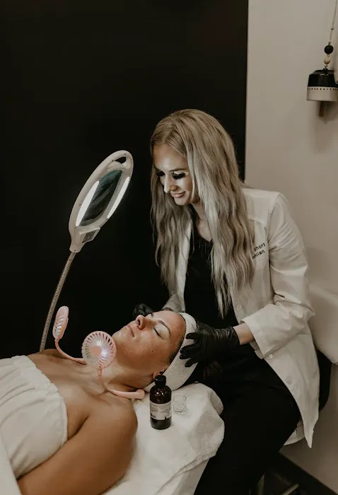 Desert Glow Aesthetics Picture 9