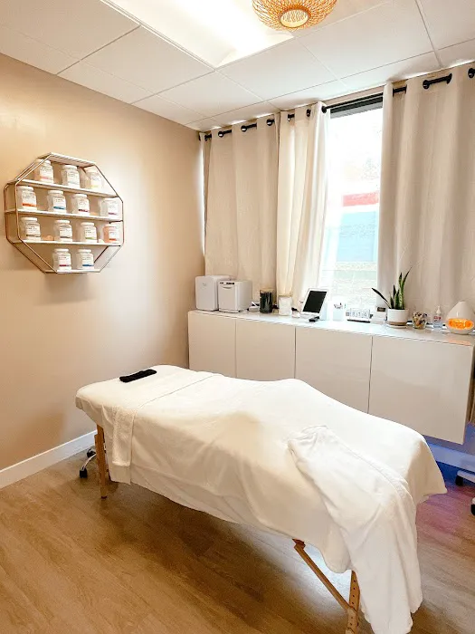 Luxe Skin Bar Picture 1