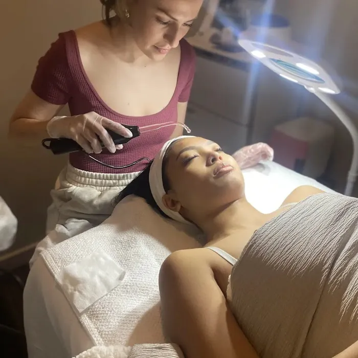 B Loves Skin Picture 3