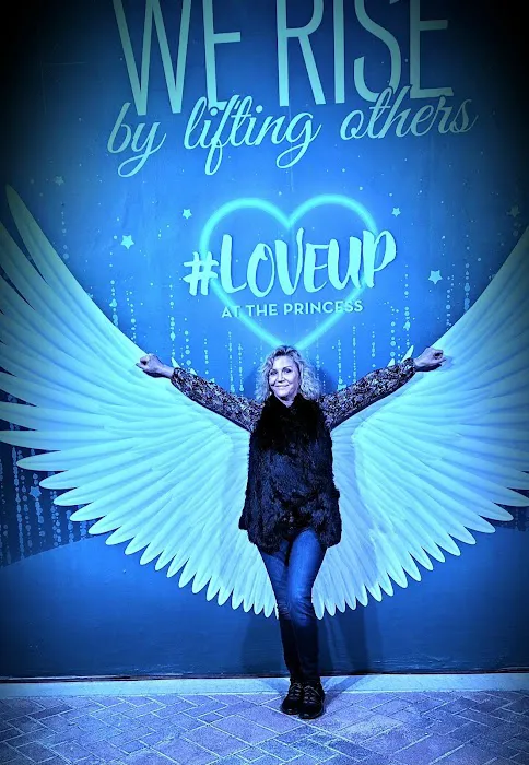 Scottsdale House Salon @Monica Picture 10