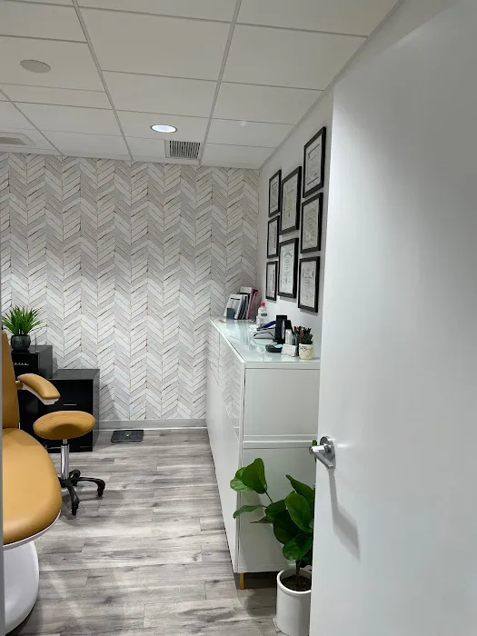 Symmetry Medical Aesthetics Picture 2