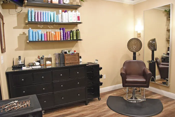 Secret Creations Hair Studio Picture 3