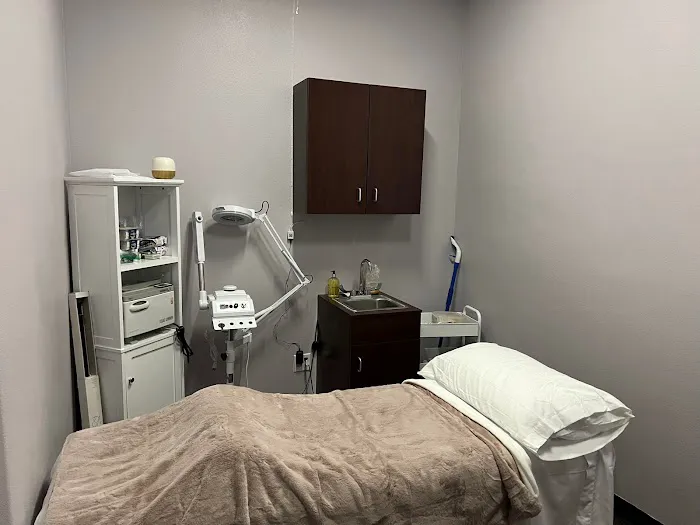 Skin Obsession by Sarah Picture 1