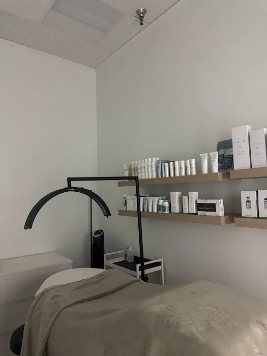 Lovely Esthetics Picture 2