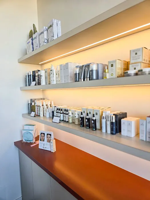 facial collective Happy Valley Picture 1