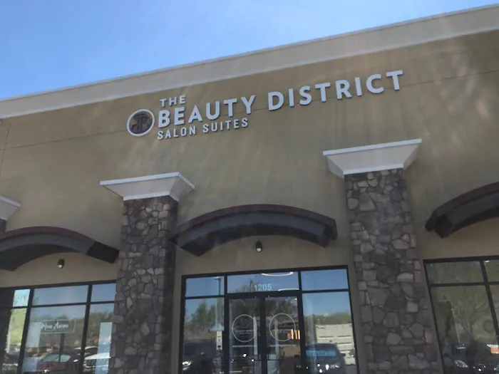 Glisten Skin & Ink Picture 8