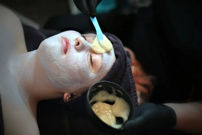 Glisten Skin & Ink Picture 9