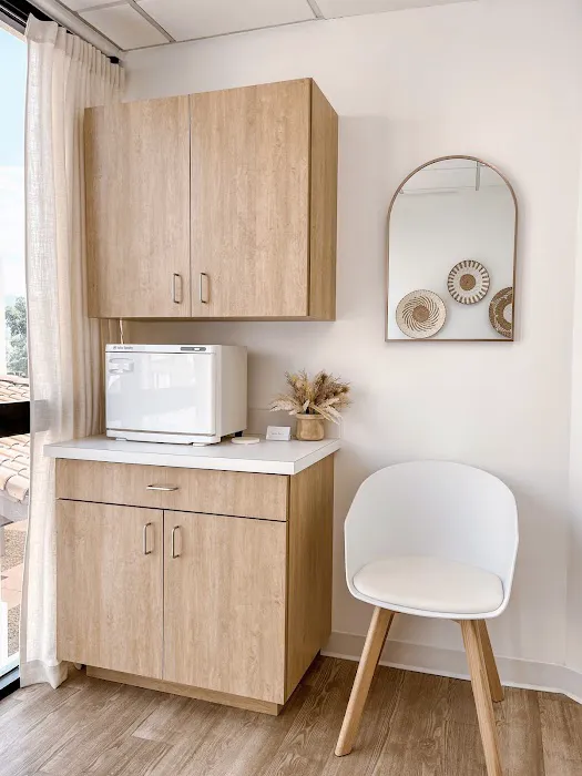 Skin Love Arizona Picture 2