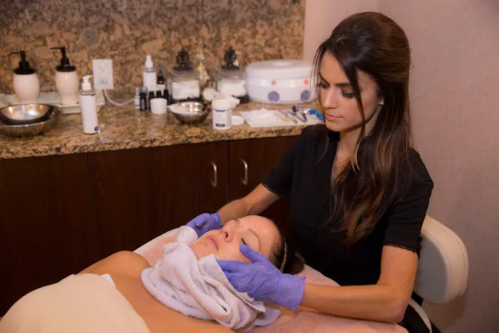 Skinapeel Beauty Picture 3