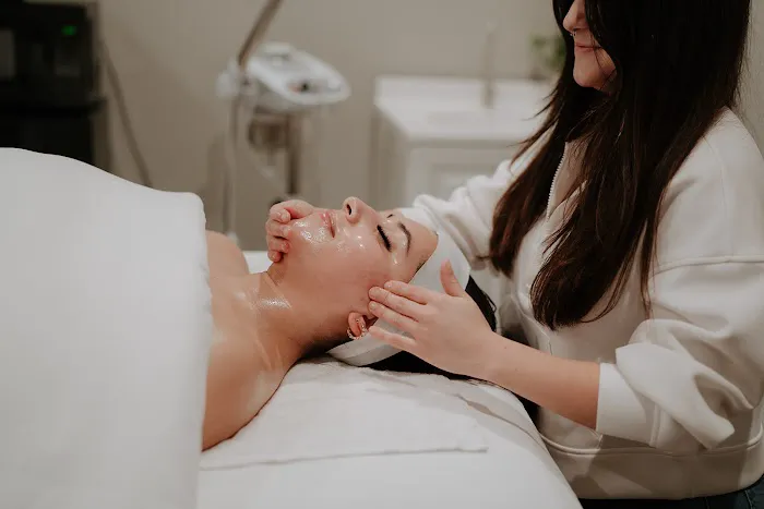 Herskin Aesthetics Picture 1