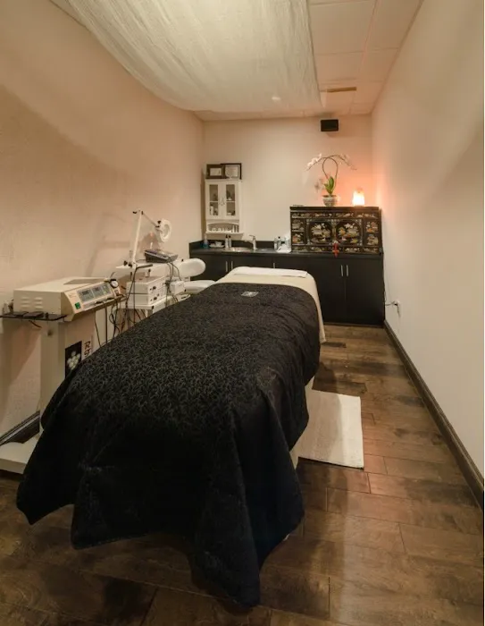 Hanna Isul Skin Therapy Picture 2