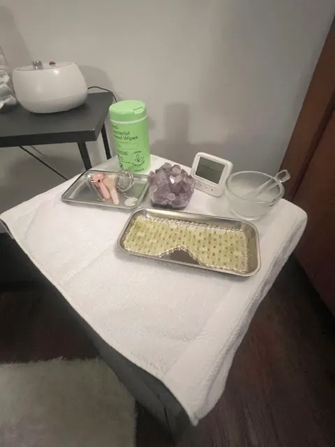 Fine Lines Glow Picture 7