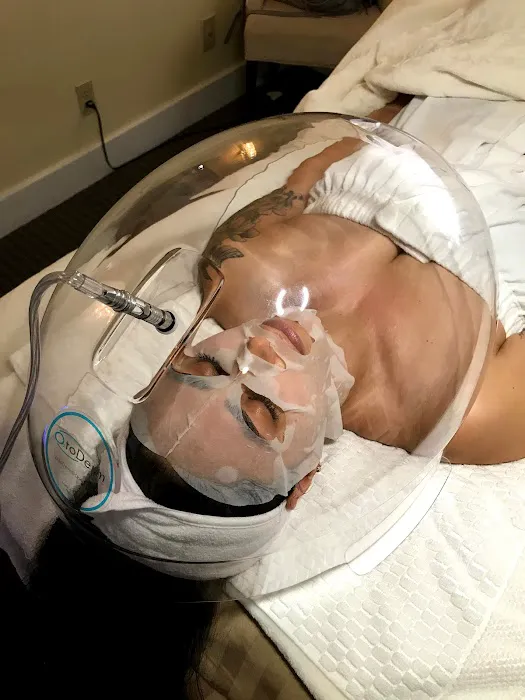 Glow Aesthetics Skin & Body Picture 3