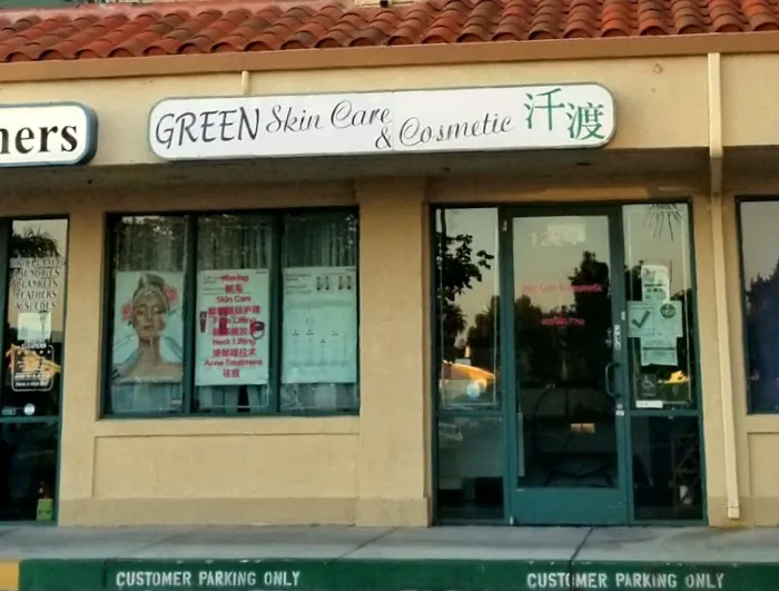 Green Skincare and body oil massage spa Picture 1