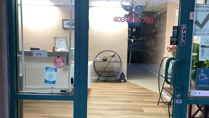 Green Skincare and body oil massage spa Picture 3