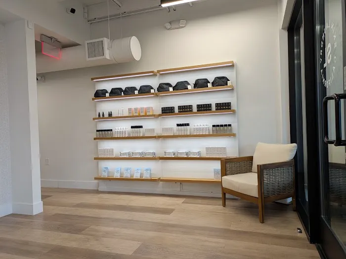 Skin Laundry - Campbell at The Pruneyard Picture 1