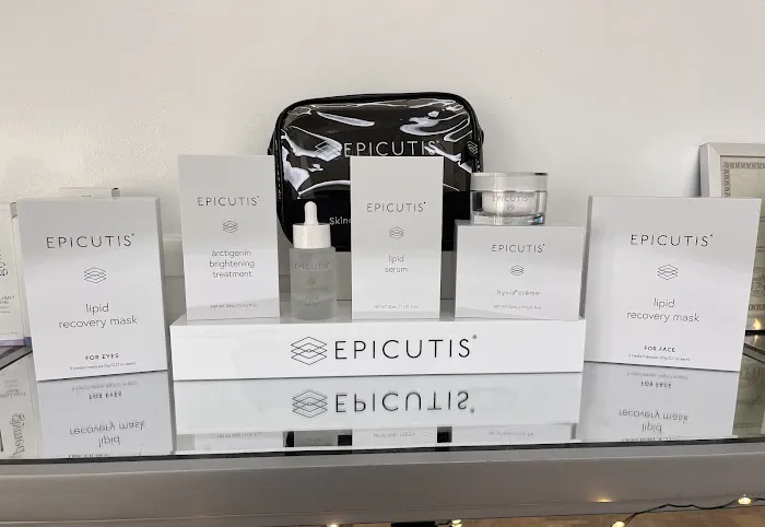 SKN RN ~ skin transformation studio Picture 1