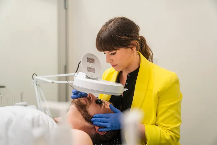 Modern Canvas Skin Studio Picture 4