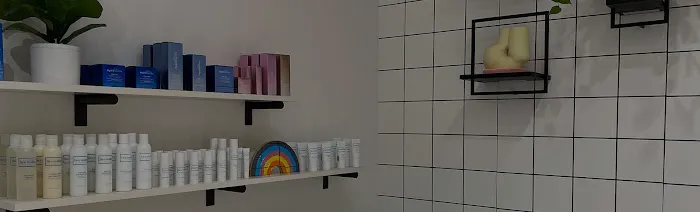 Modern Canvas Skin Studio Picture 1