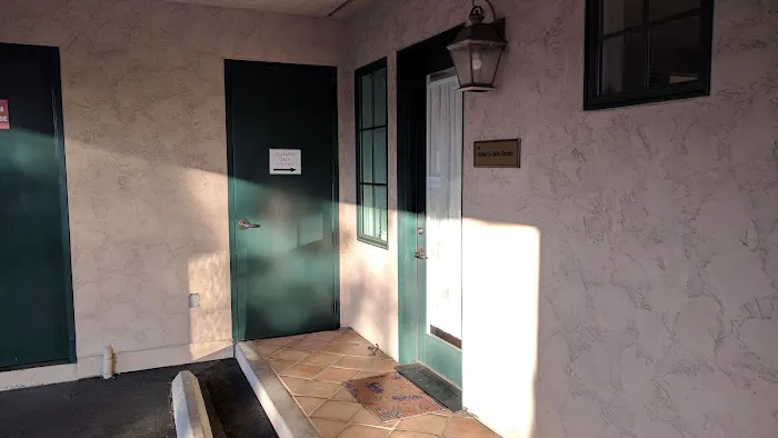 Julian's Skin Studio Picture 2