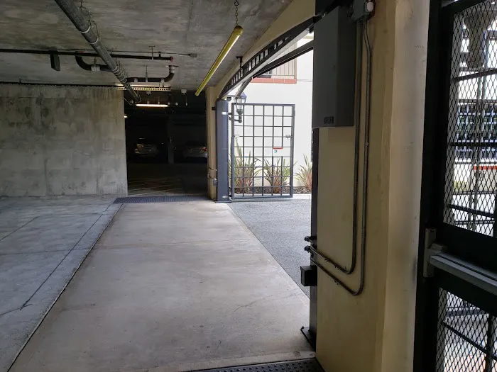 Cosmetic Vein Treatment: Los Gatos Ctr (Winchester): Palo Alto Med Foundation Picture 6