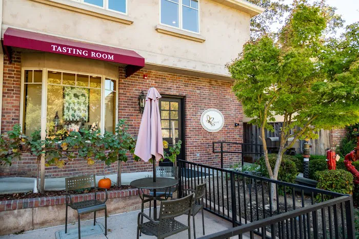 Rejuvé - Botox, CoolSculpting, Laser, Weightloss, Wellness Center Picture 9