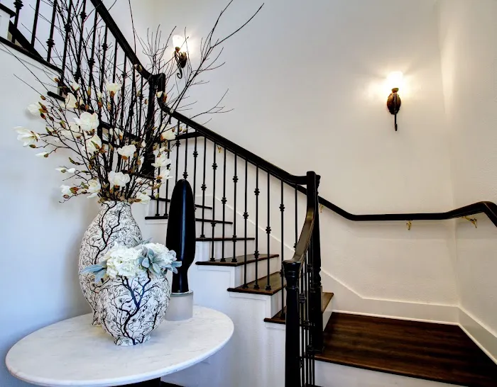 Rejuvé - Botox, CoolSculpting, Laser, Weightloss, Wellness Center Picture 3