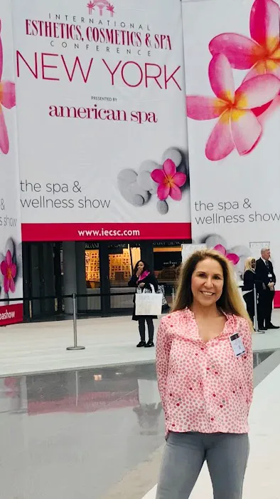 Moore Clinical Aesthetics Picture 10