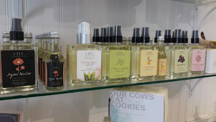 Itty Beauty Picture 4