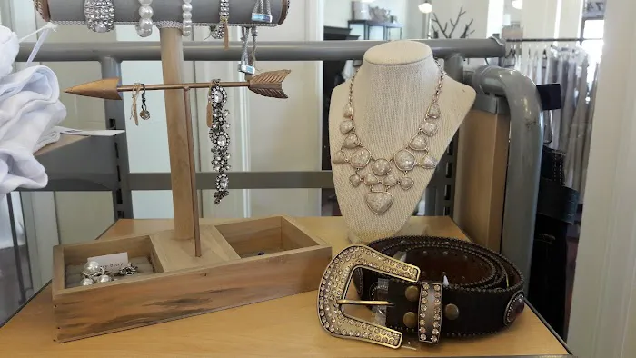 Itty Beauty Picture 10