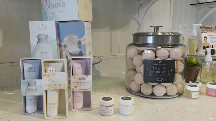 Itty Beauty Picture 2